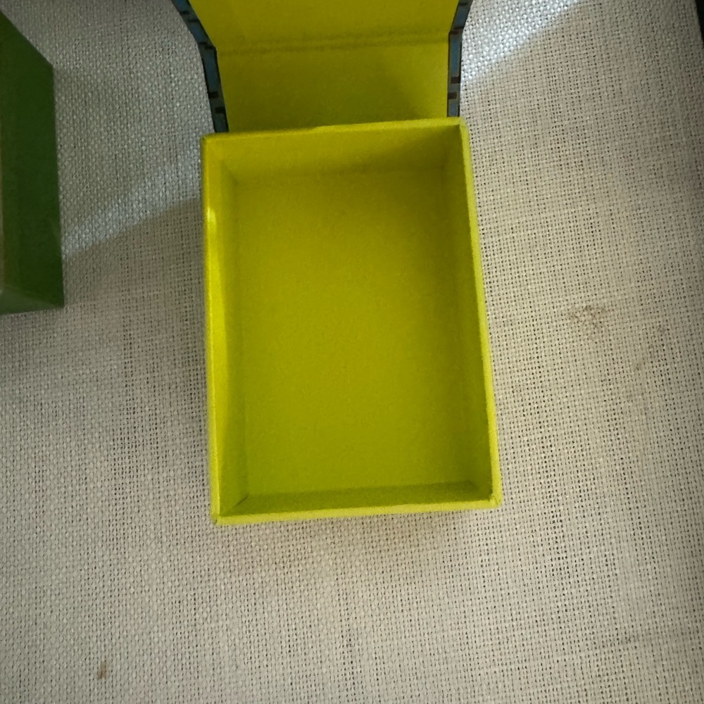 TB empty box - Picture 2 of 2